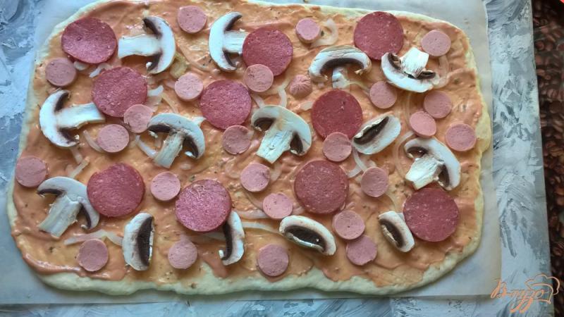 Фото приготовление рецепта: Пицца домашняя Ассорти шаг №6