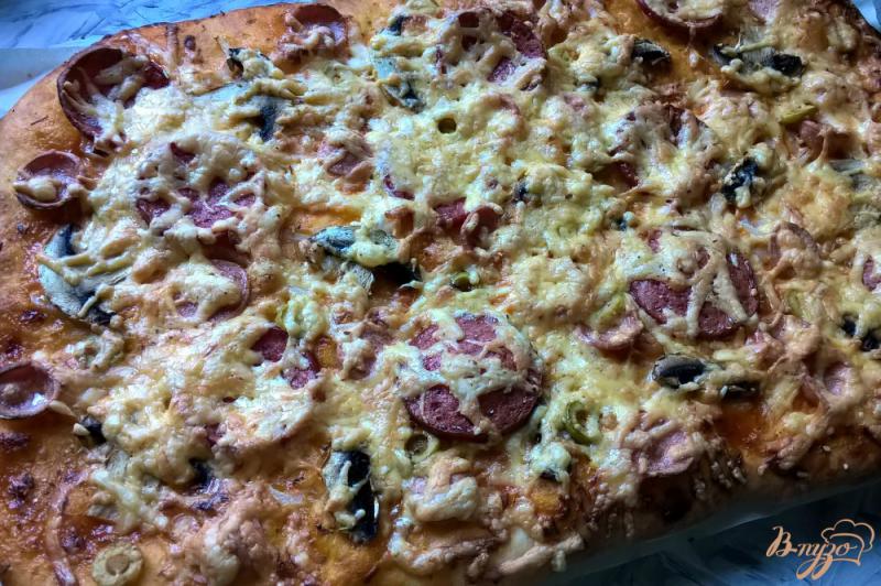 Фото приготовление рецепта: Пицца домашняя Ассорти шаг №8