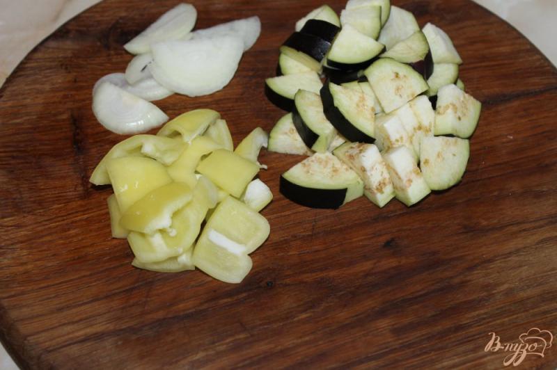 Фото приготовление рецепта: Овощи запеченные в горшочке под пармезаном шаг №1