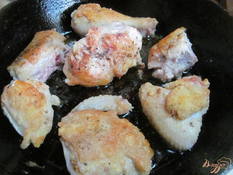 Фото приготовление рецепта: Рагу из курицы с морковью и кабачком шаг №3