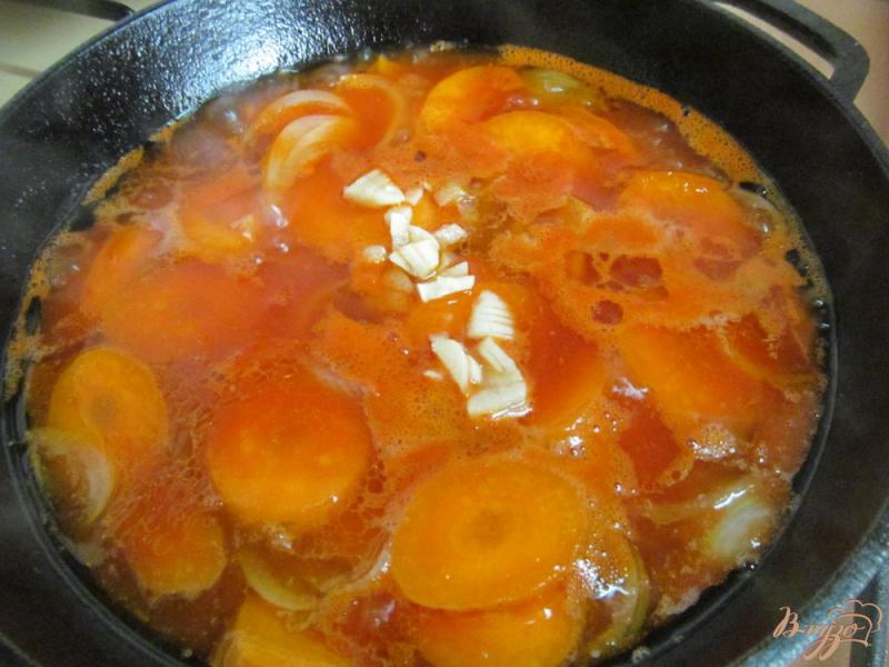 Фото приготовление рецепта: Рагу из курицы с морковью и кабачком шаг №5