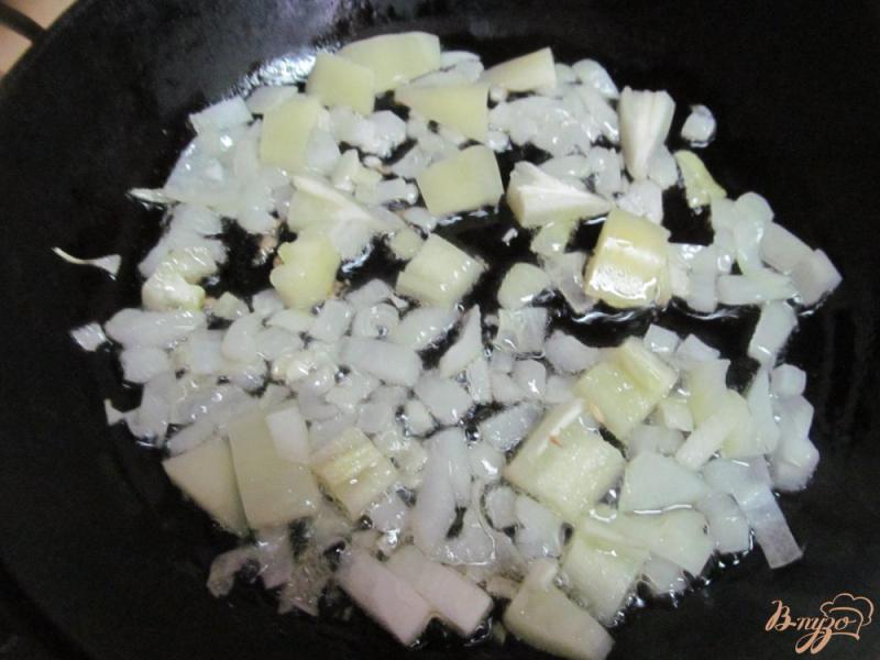 Фото приготовление рецепта: Кус-кус с баклажаном кабачком и жареным сыром сулугуни шаг №1