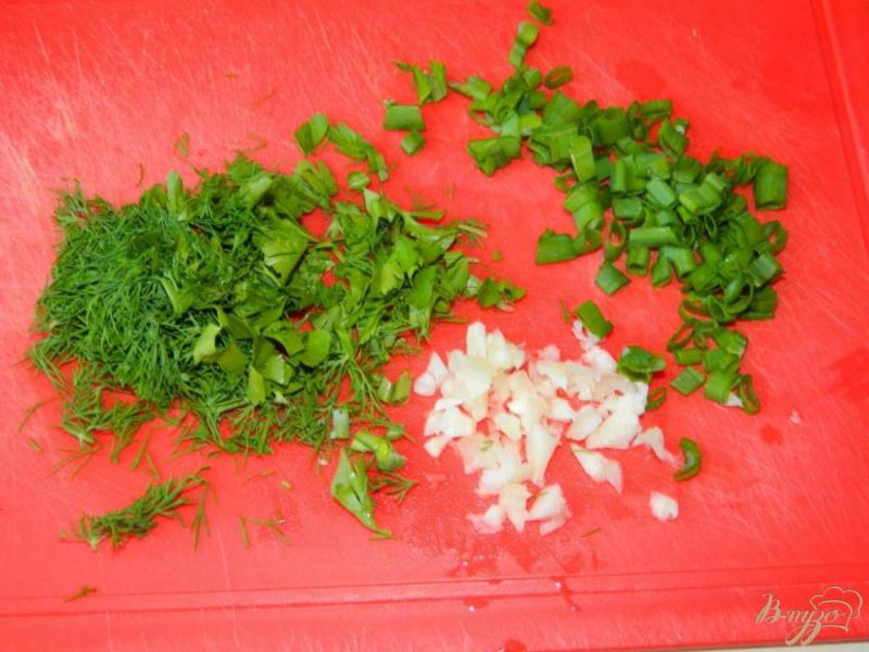 Фото приготовление рецепта: Омлет с кабачками и зеленью шаг №3