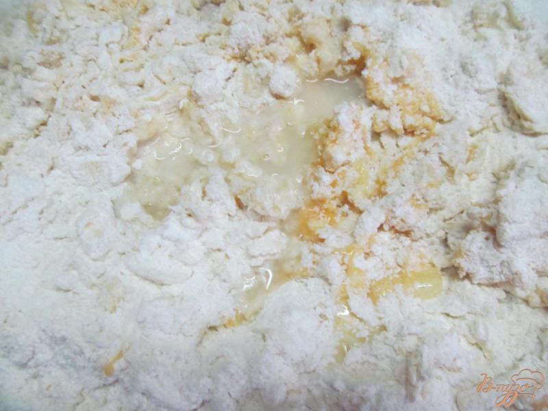 Фото приготовление рецепта: Пирожки на песочном тесте с шелковицей шаг №3