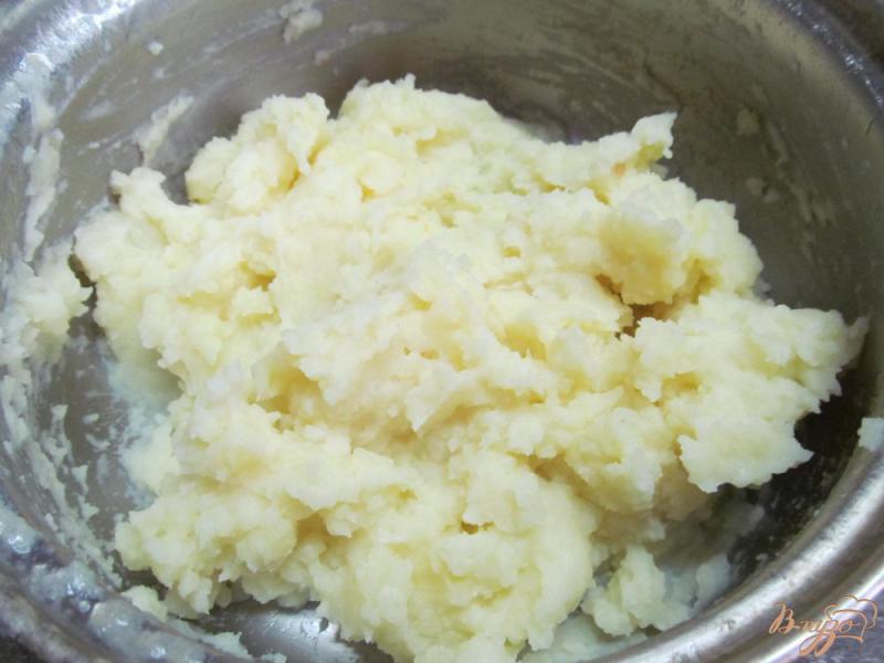 Фото приготовление рецепта: Картофельное пюре с подливой из грибов шаг №2