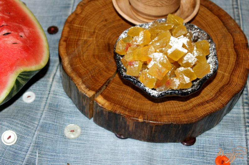 Фото приготовление рецепта: Цукаты из арбузных корок с апельсиновым вкусом шаг №8