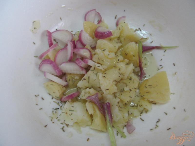 Фото приготовление рецепта: Фокачча с картофелем и луком шаг №5