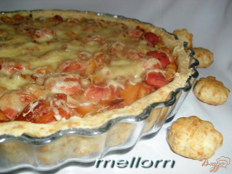 Фото приготовление рецепта: Сырный пирог с фасолью и беконом шаг №6