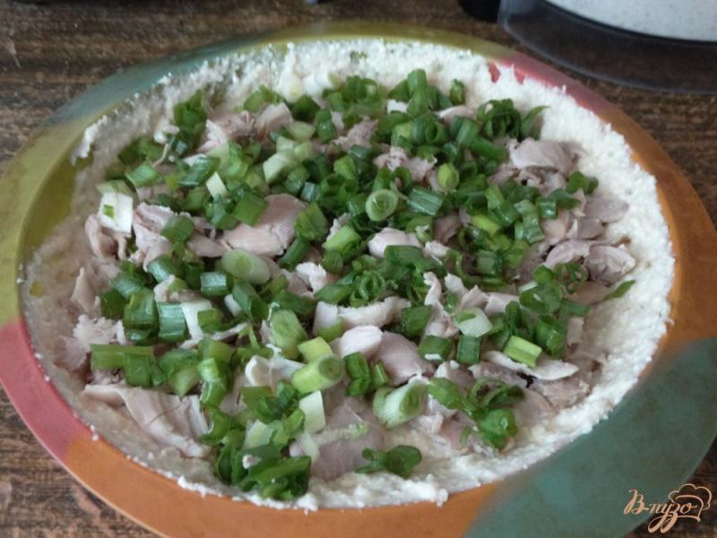 Фото приготовление рецепта: Пирог с курицей и зеленым луком шаг №5