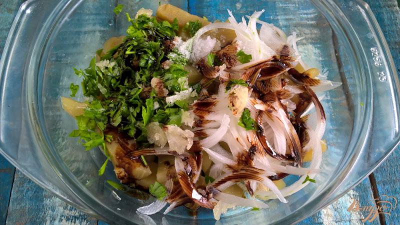 Фото приготовление рецепта: Салат из баклажанов в пикантном соусе шаг №4
