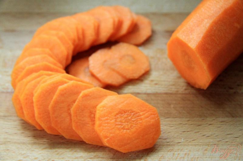 Фото приготовление рецепта: Картофельная запеканка с морковью шаг №2