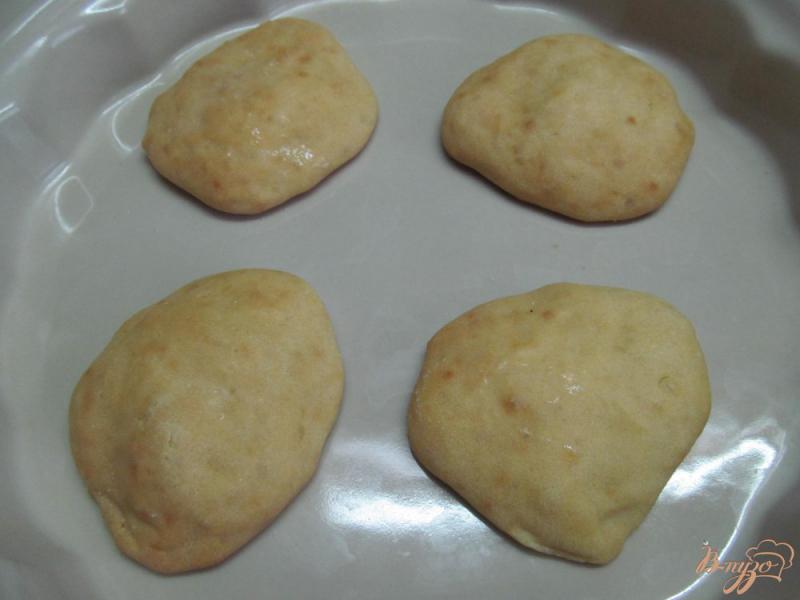 Фото приготовление рецепта: Бутерброды с яйцом и сыром шаг №6