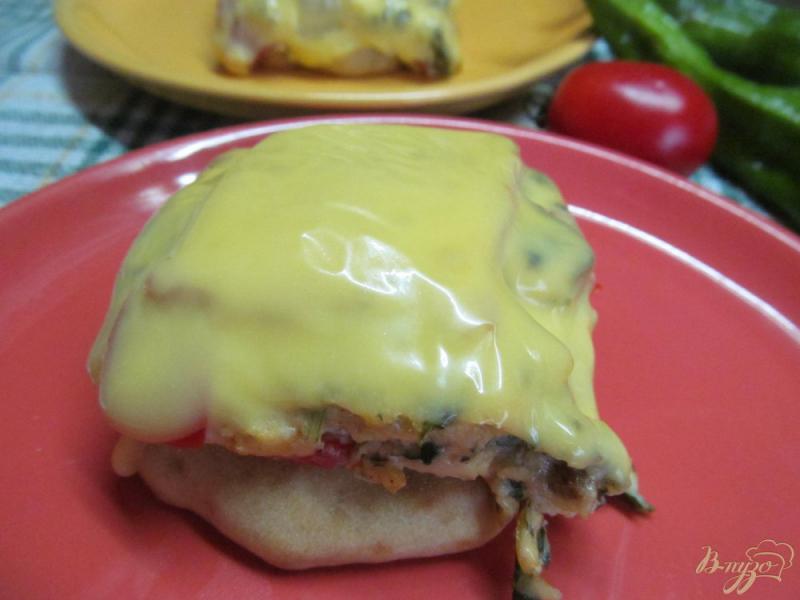 Фото приготовление рецепта: Бутерброды с яйцом и сыром шаг №10