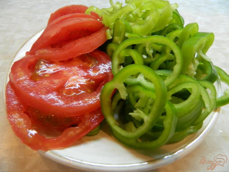 Фото приготовление рецепта: Тушеный картофель с овощами и курицей шаг №2