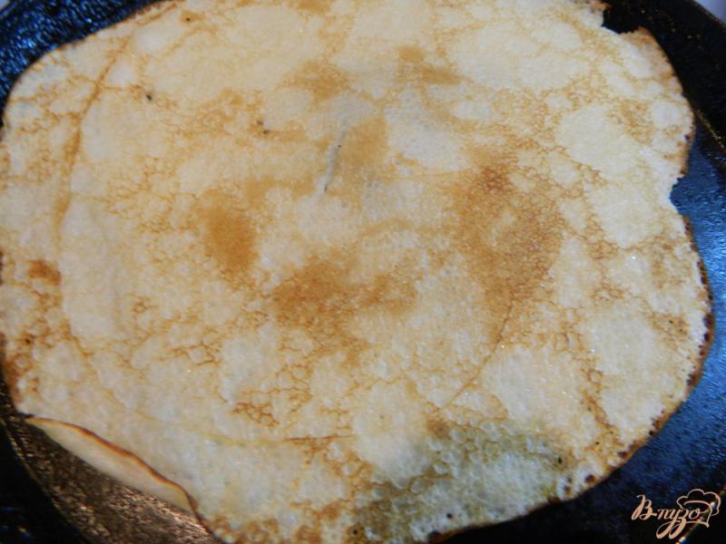 Фото приготовление рецепта: Блины на кефире с медом шаг №5