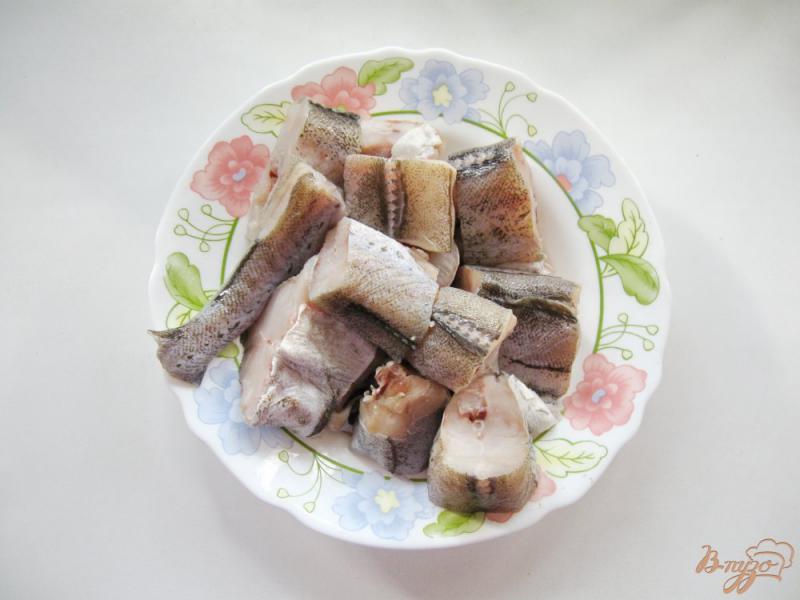 Фото приготовление рецепта: Рыба в соусе с грибами шаг №1