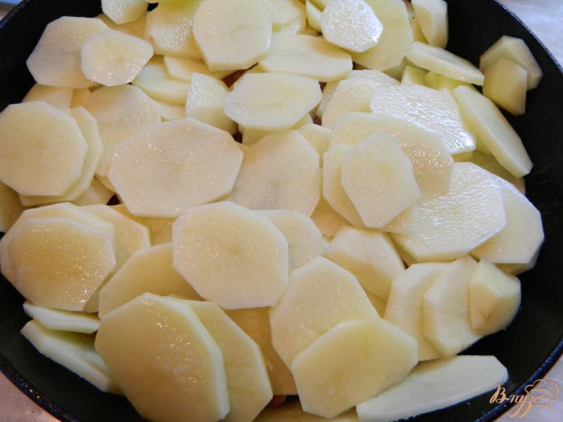 Фото приготовление рецепта: Картофельная запеканка с мясом и кабачком шаг №8