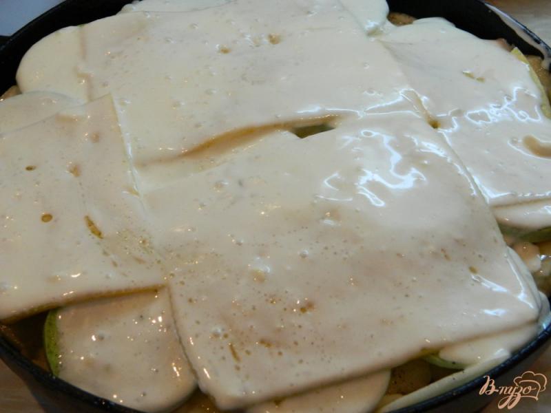 Фото приготовление рецепта: Картофельная запеканка с мясом и кабачком шаг №11