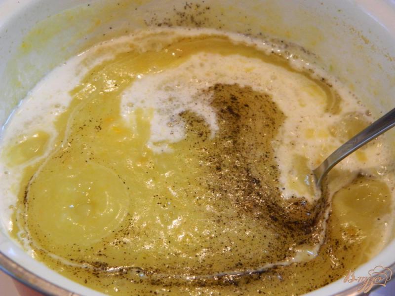 Фото приготовление рецепта: Суп-пюре из кабачков со сливками и грибами шаг №6