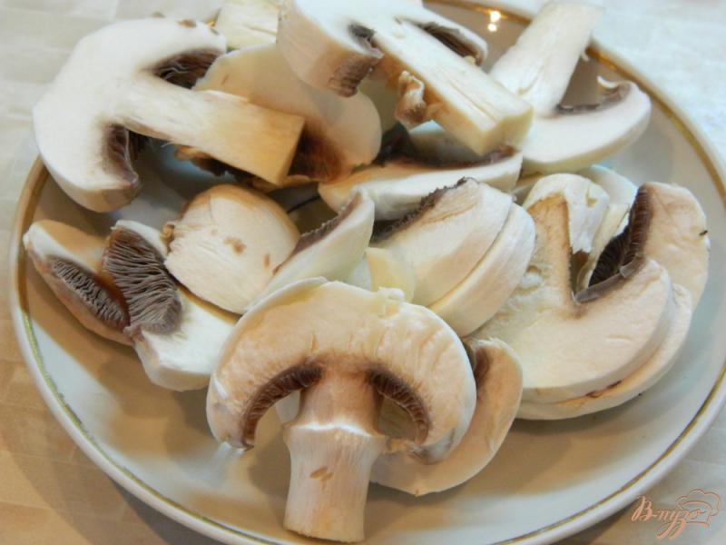 Фото приготовление рецепта: Суп-пюре из кабачков со сливками и грибами шаг №7