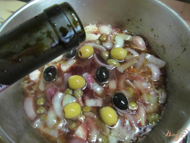 Фото приготовление рецепта: Томленая курица в пикантном соусе шаг №5