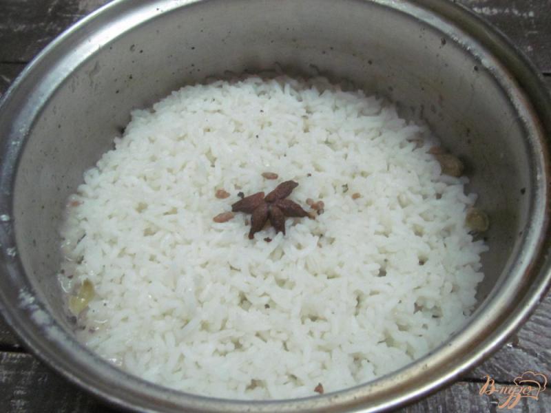 Фото приготовление рецепта: Пряный рис за восемь минут шаг №4