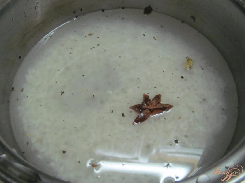 Фото приготовление рецепта: Пряный рис за восемь минут шаг №3