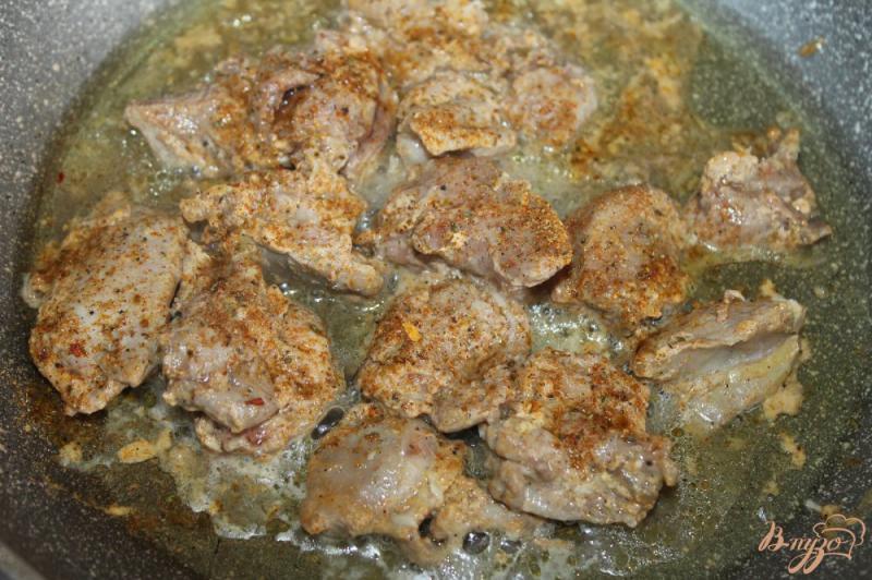 Фото приготовление рецепта: Пряное куриное мясо шаг №8
