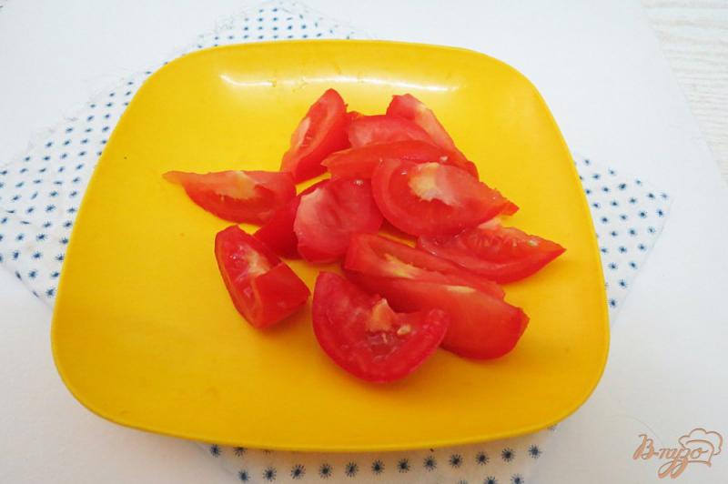 Фото приготовление рецепта: Салат из сырых кабачков и помидоров шаг №4