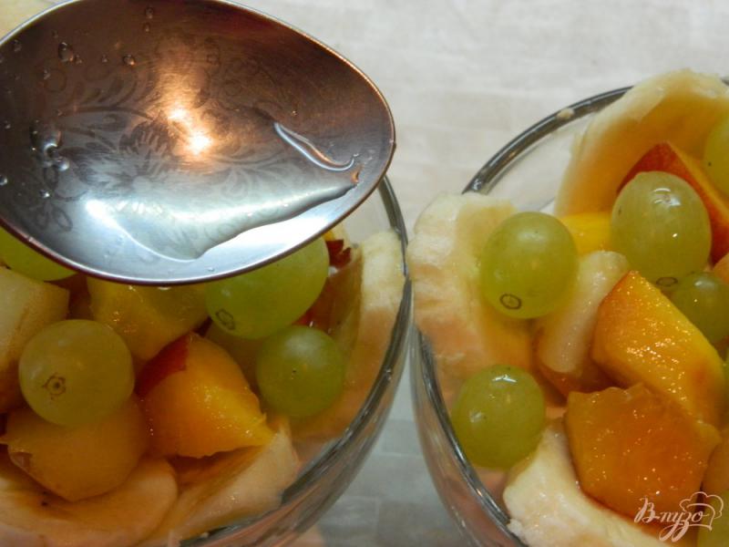 Фото приготовление рецепта: Творожный десерт с фруктами шаг №9