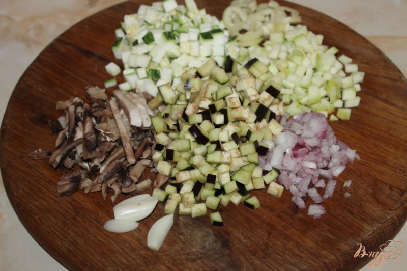Фото приготовление рецепта: Тушеные овощи с бальзамическим уксусом и свежим базиликом шаг №1