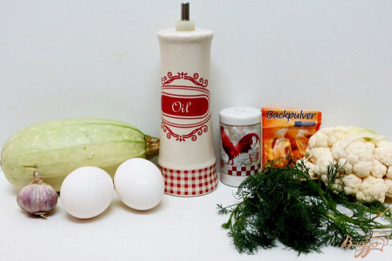 Фото приготовление рецепта: Оладьи из кабачка и цветной капусты шаг №1