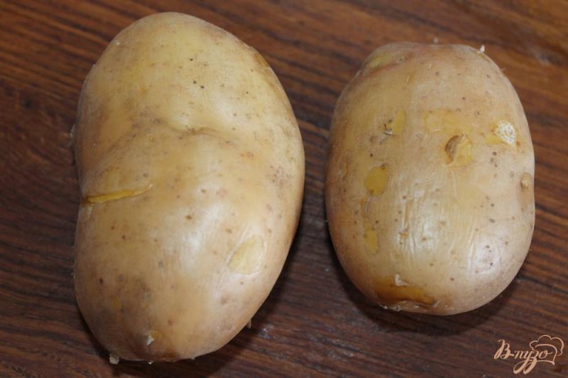 Фото приготовление рецепта: Картофель фаршированный баклажаном и кабачком шаг №1