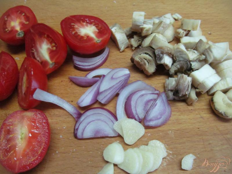 Фото приготовление рецепта: Свиной стейк с томатным гарниром шаг №2