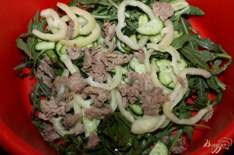 Фото приготовление рецепта: Салат с отварным утиным мясом шаг №3