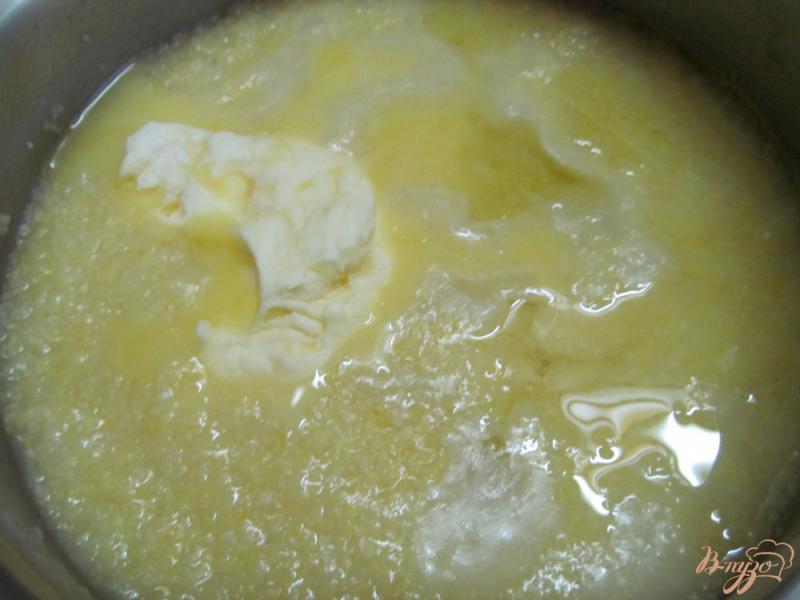 Фото приготовление рецепта: Жареная полента с печеными помидорами под сырным соусом шаг №2