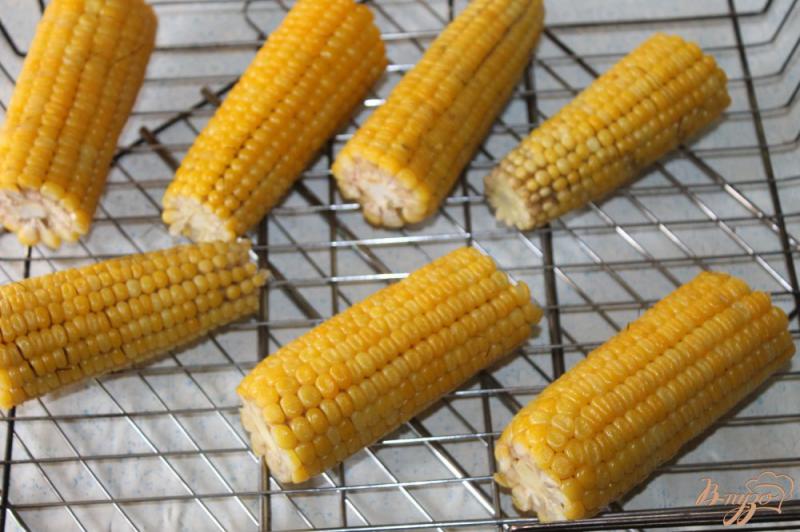 Фото приготовление рецепта: Кукуруза на мангале с дымком шаг №4