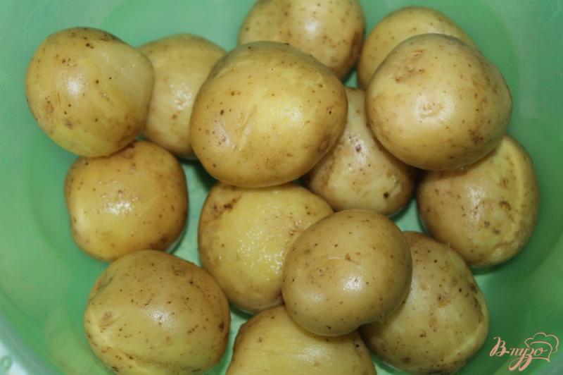 Фото приготовление рецепта: Картофель с салом на углях шаг №1