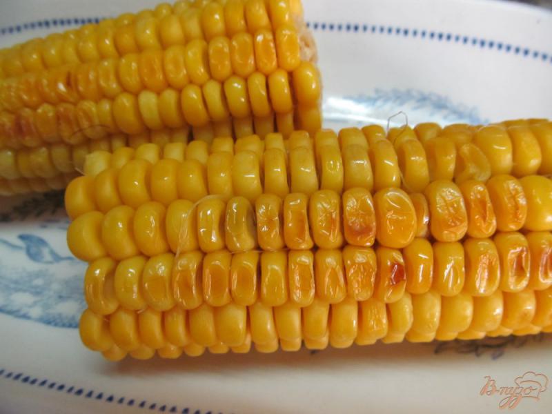 Фото приготовление рецепта: Жареная кукуруза под сливочным соусом чили шаг №3