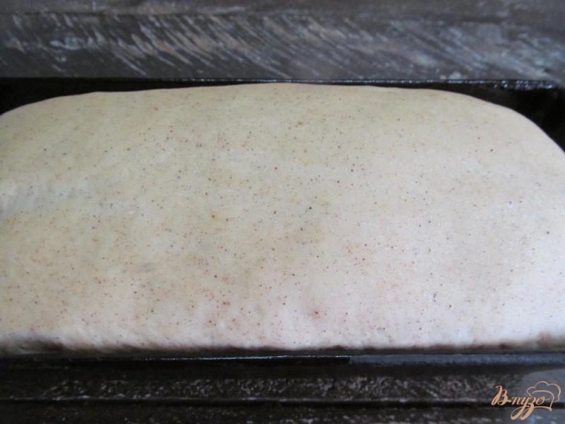 Фото приготовление рецепта: Хлеб с корицей на сливочном масле шаг №7