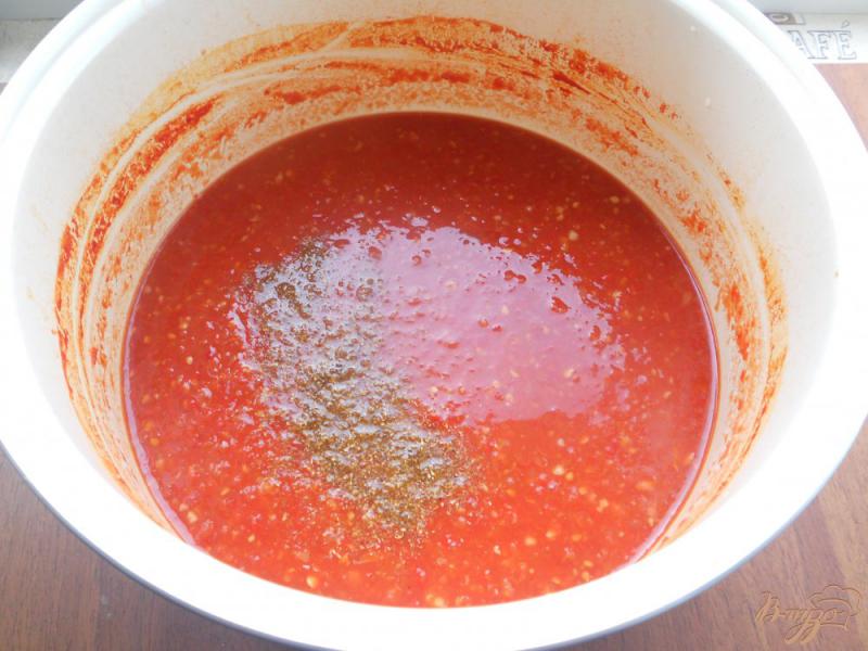 Фото приготовление рецепта: Острый томатный соус на зиму в мультиварке шаг №4