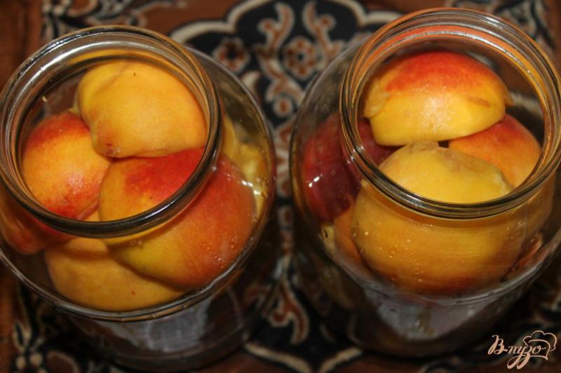 Фото приготовление рецепта: Консервированные персики на зиму шаг №6