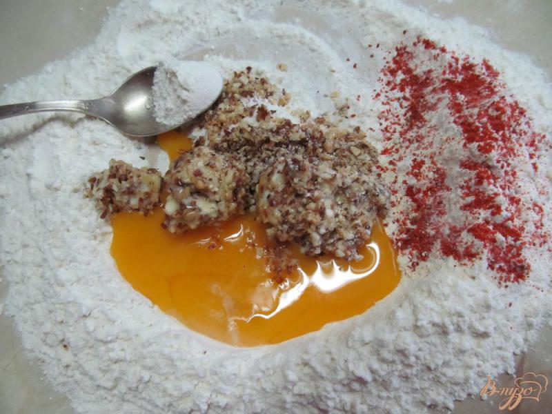 Фото приготовление рецепта: Кексы на сковороде с омлетом из белка с грибами шаг №1