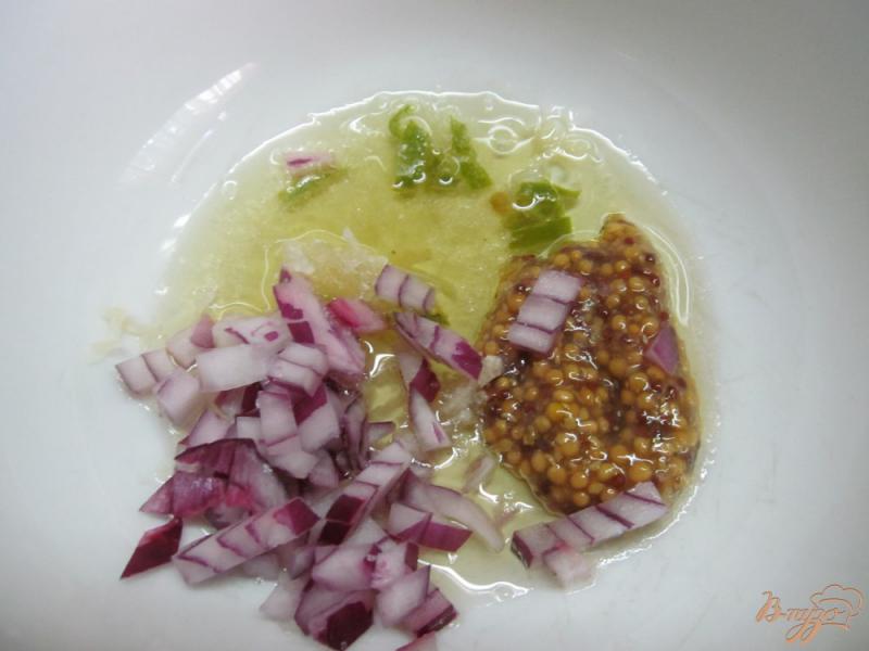 Фото приготовление рецепта: Помидорный салат с чечевицей и крабовым палочками шаг №1