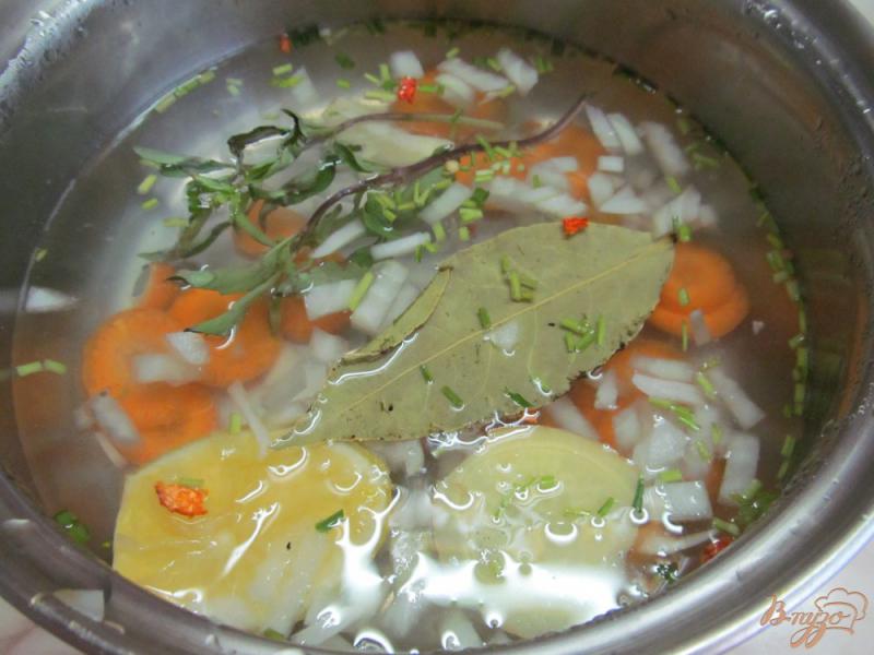 Фото приготовление рецепта: Ароматный суп с рисом и крабовыми палочки шаг №3