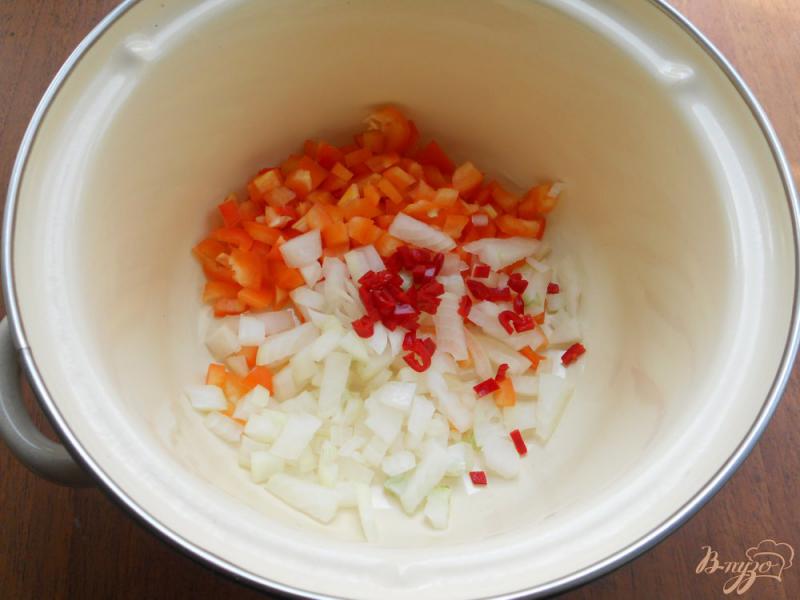 Фото приготовление рецепта: Соус «Сальса» из томатов на зиму шаг №3
