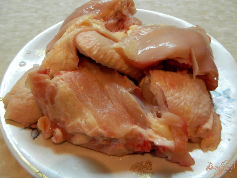 Фото приготовление рецепта: Курица с овощами запеченная в фольге шаг №1