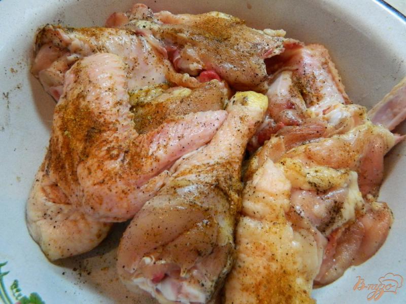 Фото приготовление рецепта: Курица с овощами запеченная в фольге шаг №2