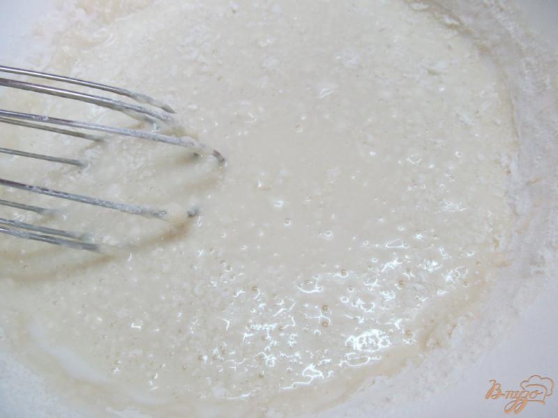 Фото приготовление рецепта: Йоркширский пудинг с грибами и сыром шаг №4