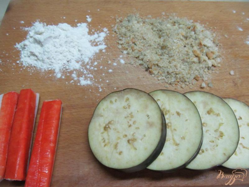 Фото приготовление рецепта: Закуска из баклажана с крабовым палочками шаг №1